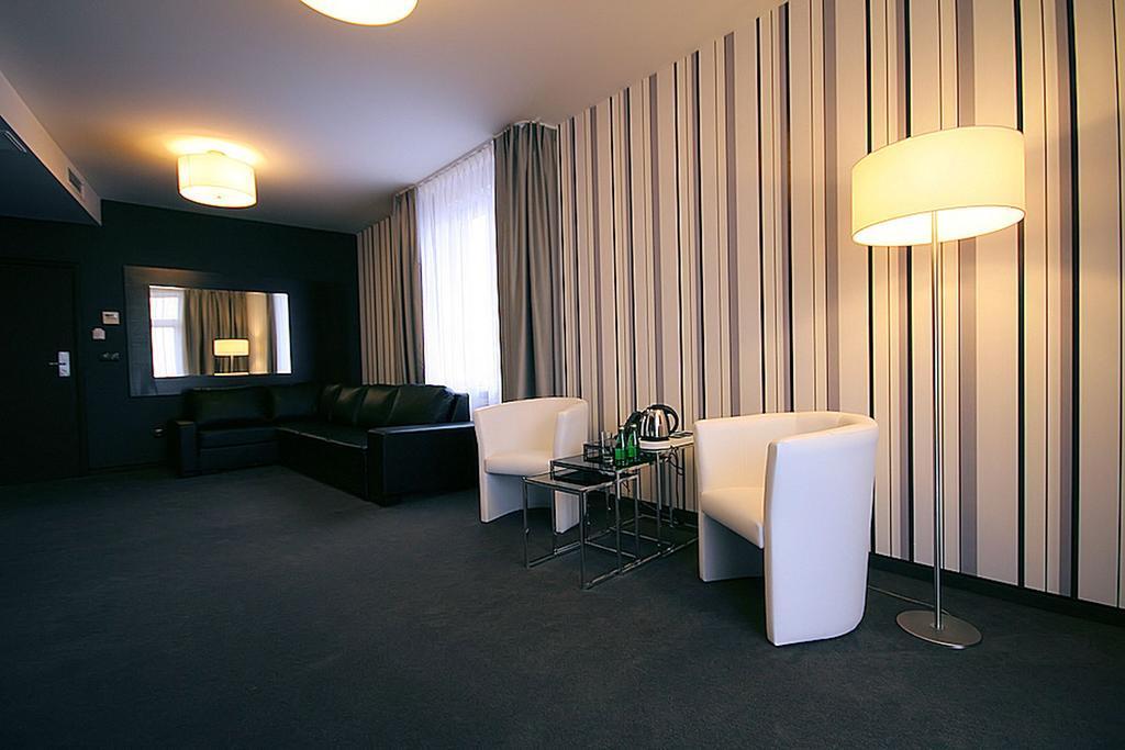 Kostomloty Pierwsze Hotel Grafit חדר תמונה