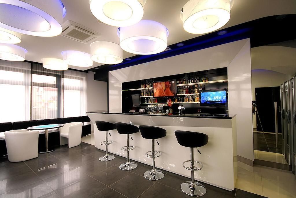 Kostomloty Pierwsze Hotel Grafit מראה חיצוני תמונה