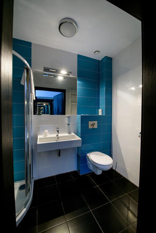 Kostomloty Pierwsze Hotel Grafit מראה חיצוני תמונה