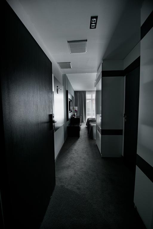 Kostomloty Pierwsze Hotel Grafit מראה חיצוני תמונה